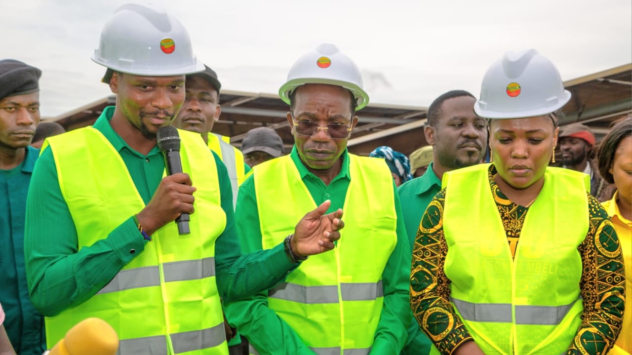 KIHONGOSI AIPONGEZA WIZARA YA NISHATI KW...