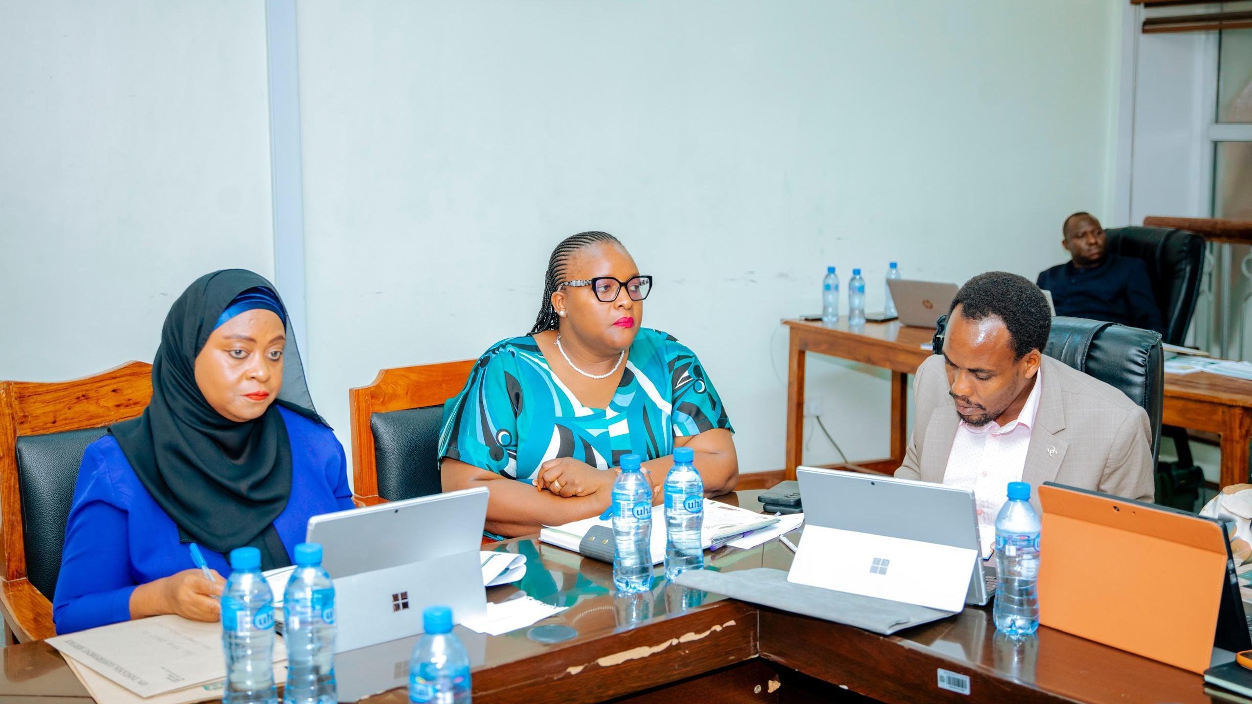 WIZARA YA NISHATI YAPEWA KONGOLE NA KAMA...