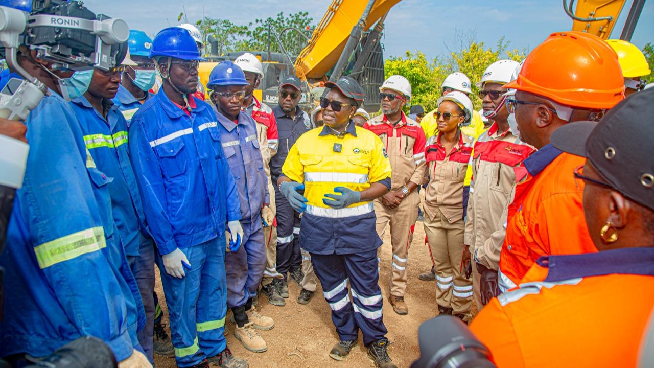 HIMIZENI WANANCHI, ViJANA NA WANAFUNZI K...