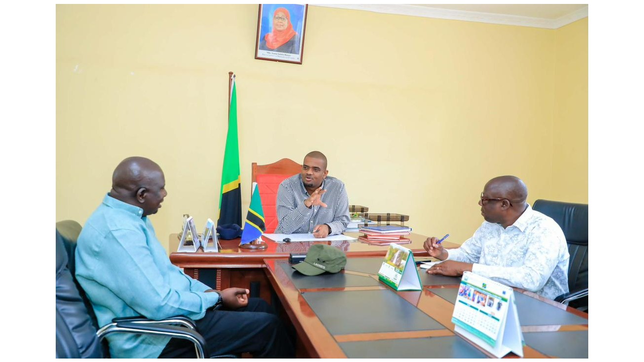 WAZIRI NDEJEMBI AWASILI TABORA KWA ZIARA...