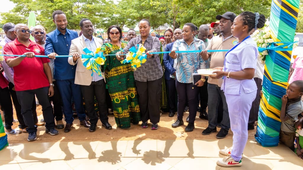 WANANCHI KAHAMA WAMSHUKURU RAIS SAMIA KU...